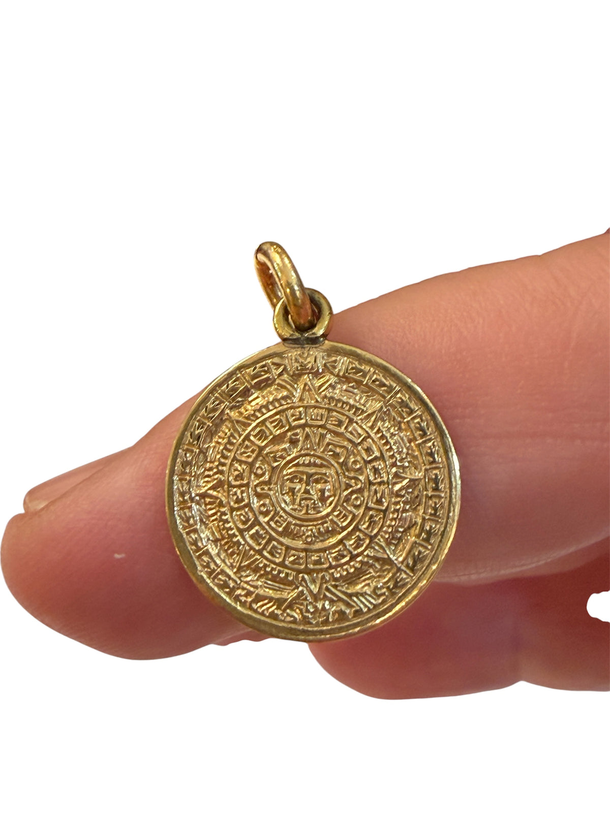 14ct vintage / pre owned Aztec Sun God calender pendant / charm 2.12g