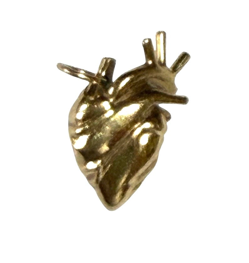 9ct preowned realistic heart charm / pendant 3.93g