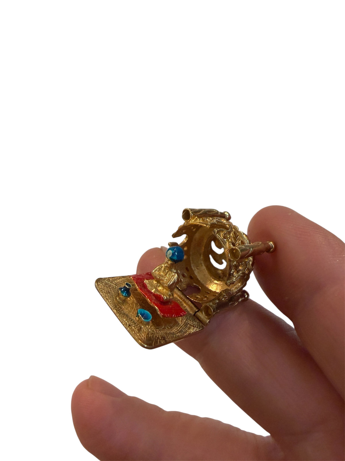 9ct vintage temple with buddha inside. 8.46g by FM large
