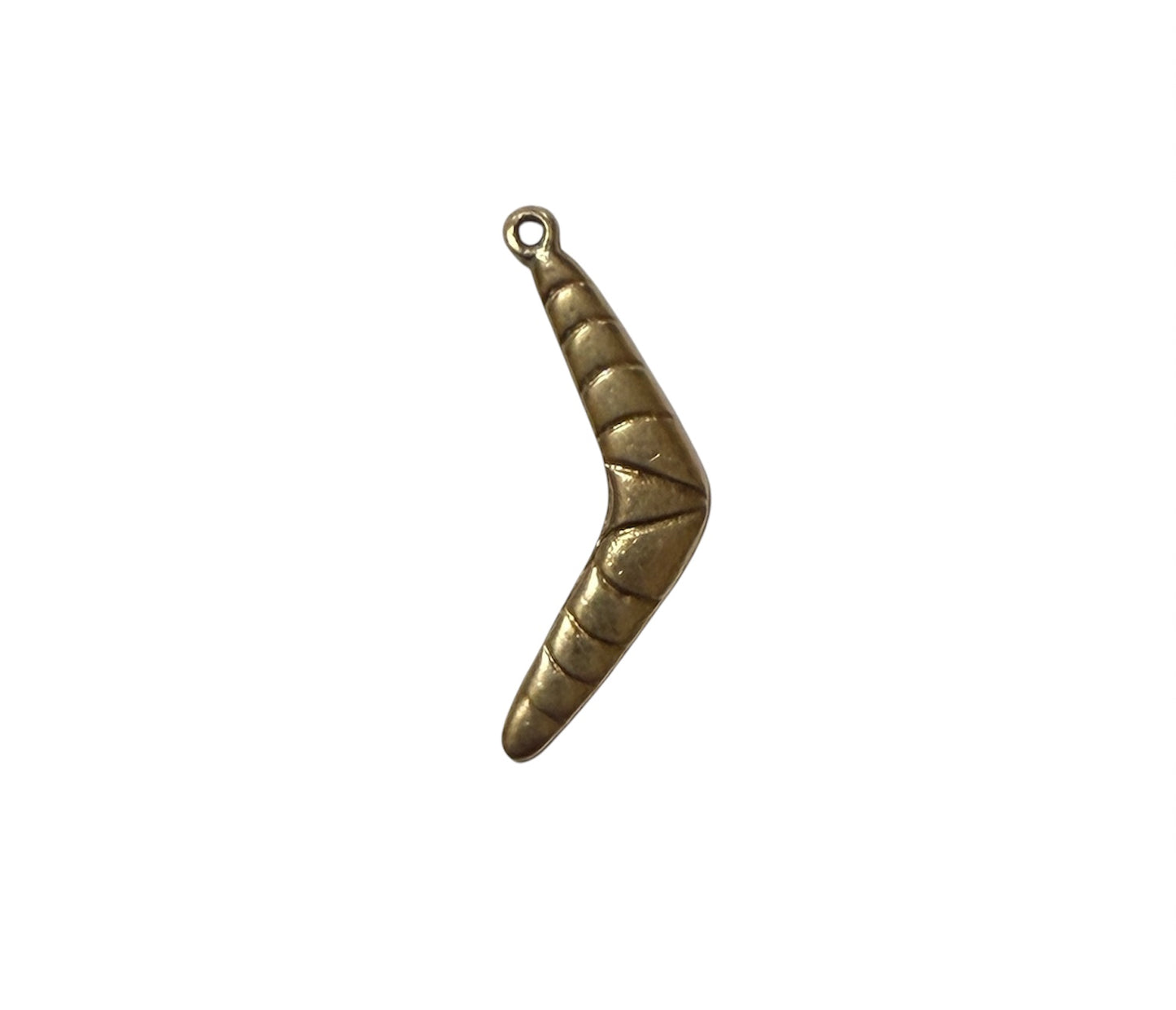 9ct vintage boomerang charm / pendant circa 1967. 1.2g