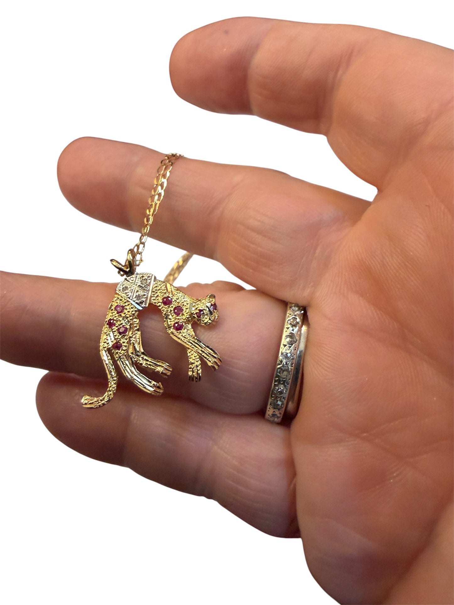 9ct vintage leopard pendant on 16 inch chain circa 1989