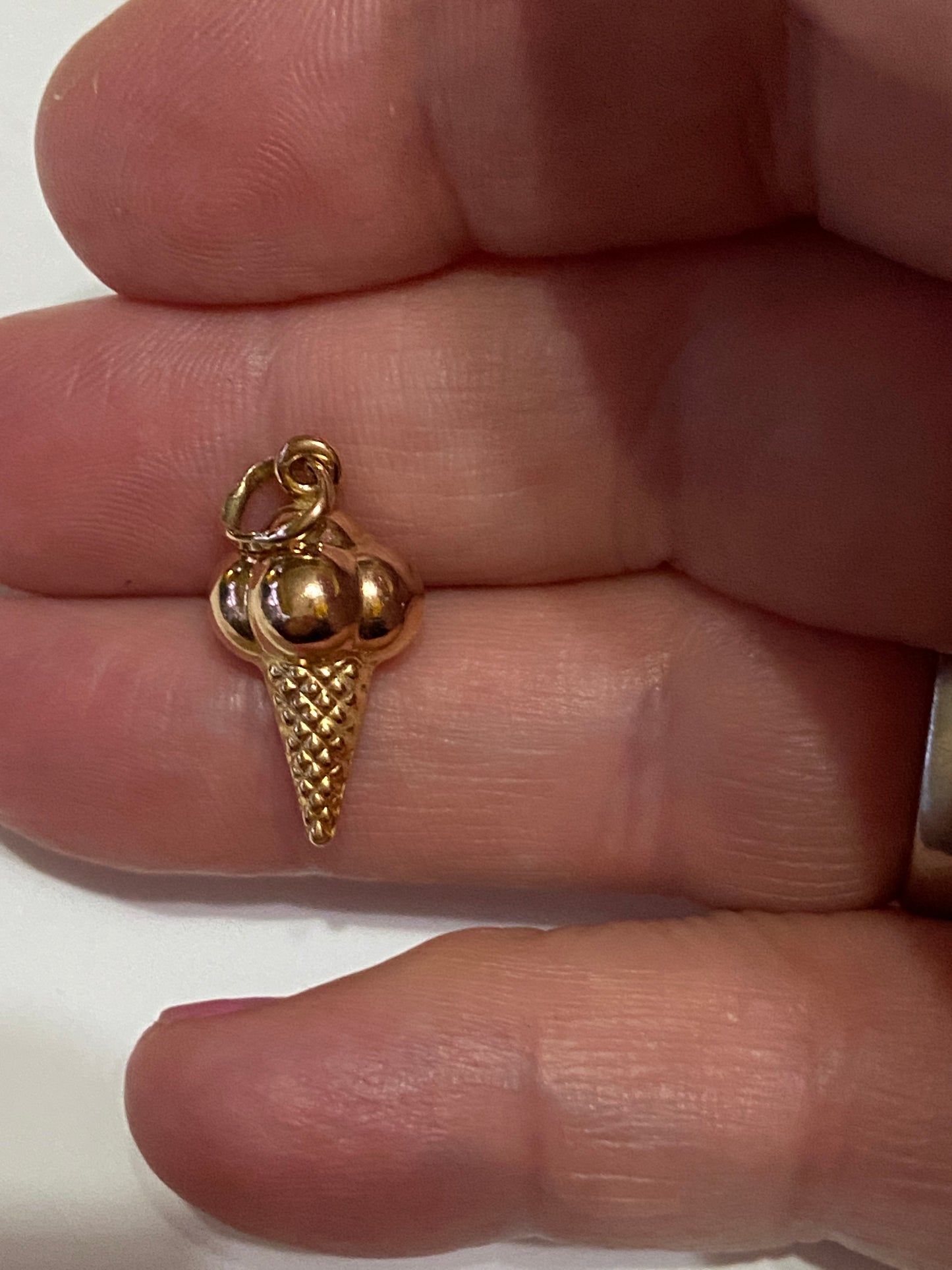 9ct pre owned ice cream cone charm hollow