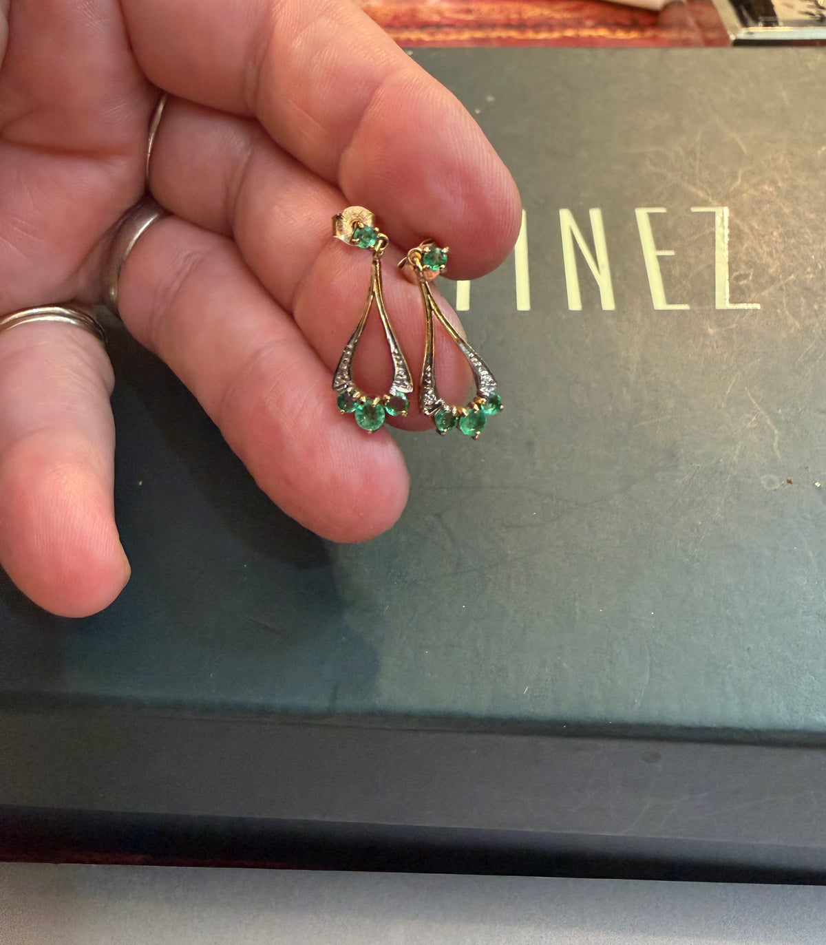 9ct vintage emerald drop earrings circa 1970 London,  1.7g