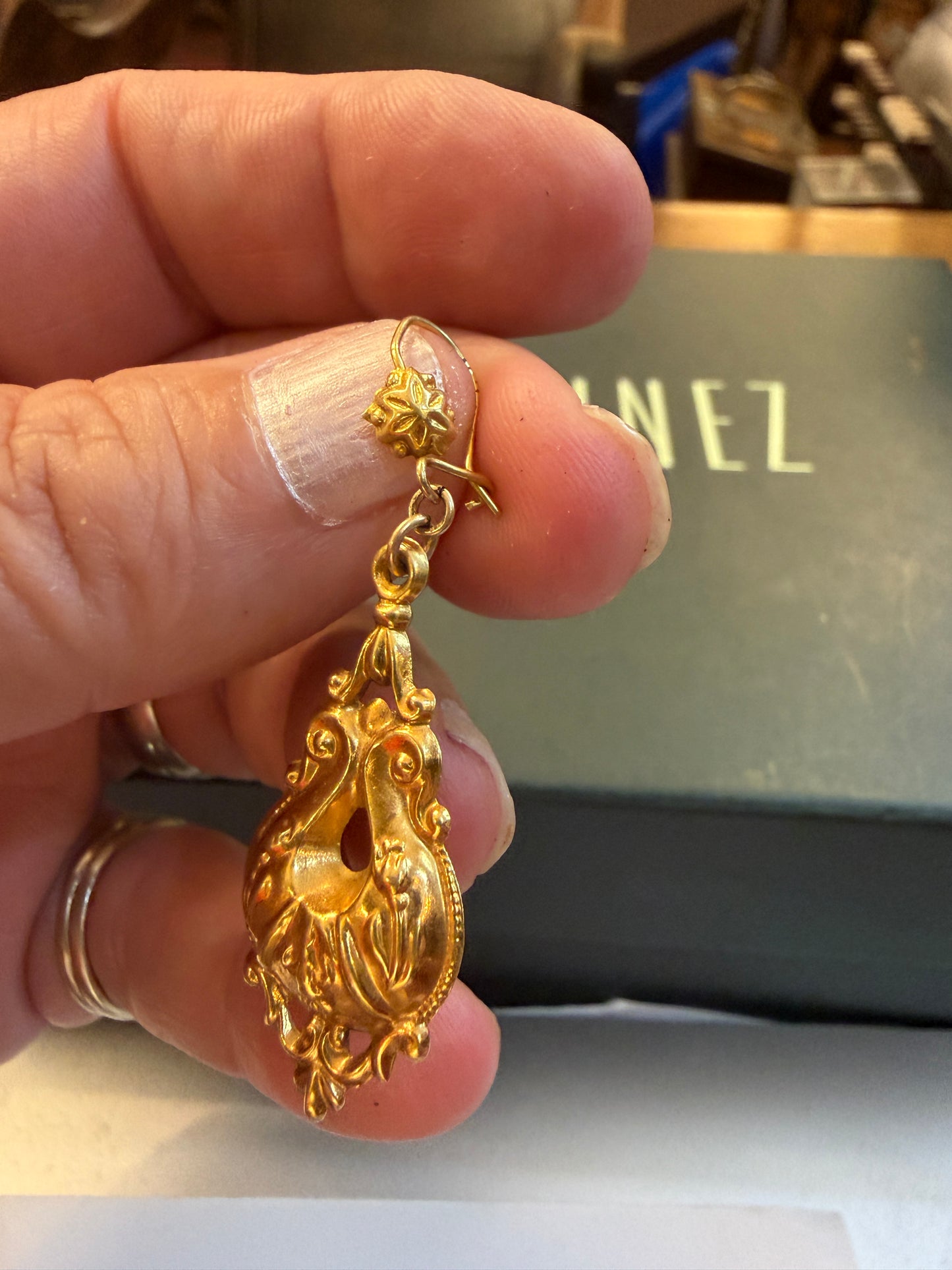 9ct victorian style drop earrings, vintage earrings circa 1978 London 2.33g. Hollow