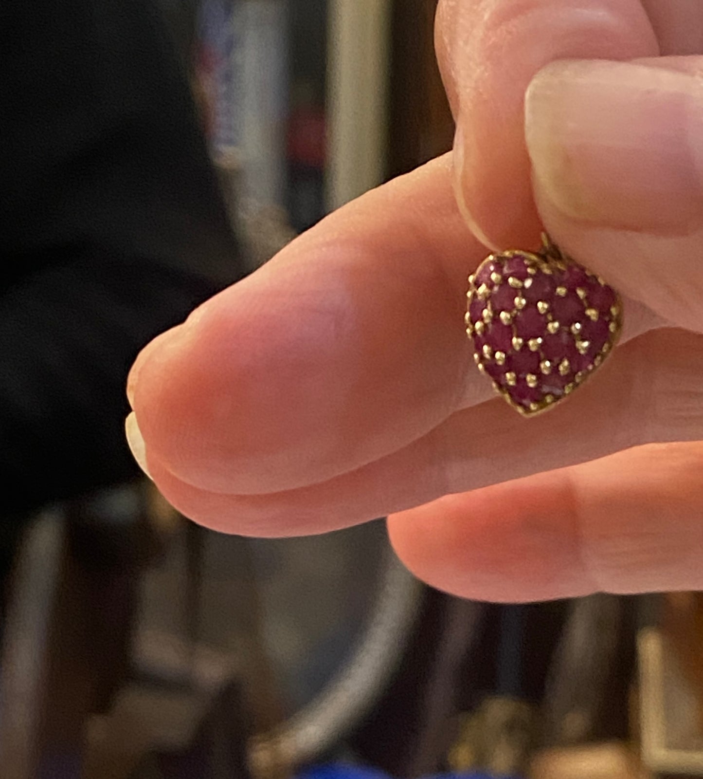 9ct vintage  ruby heart charm / pendant 1.3g