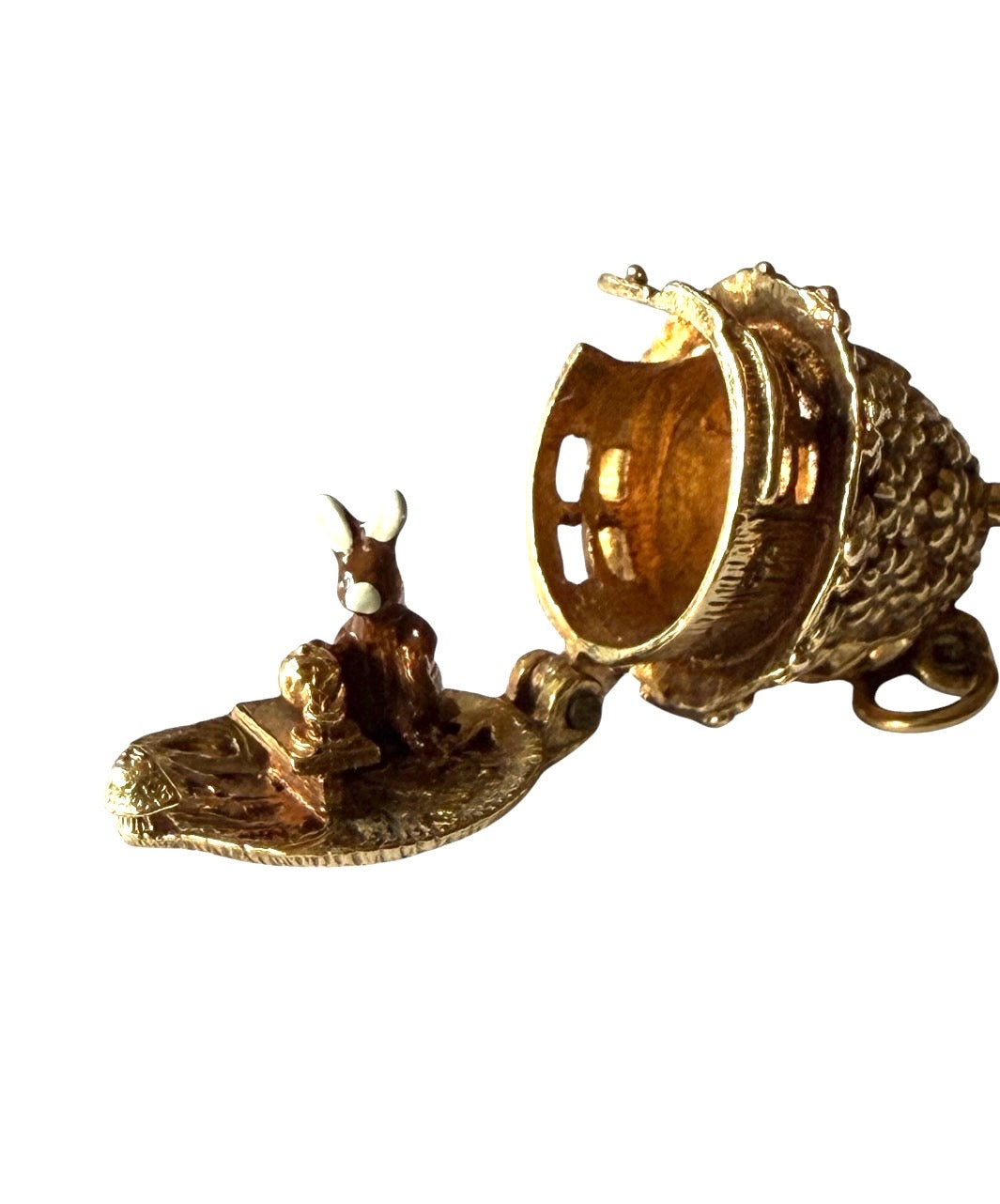 9ct rare vintage rabbit house charm, circa 1970 by NUVO 5.41g