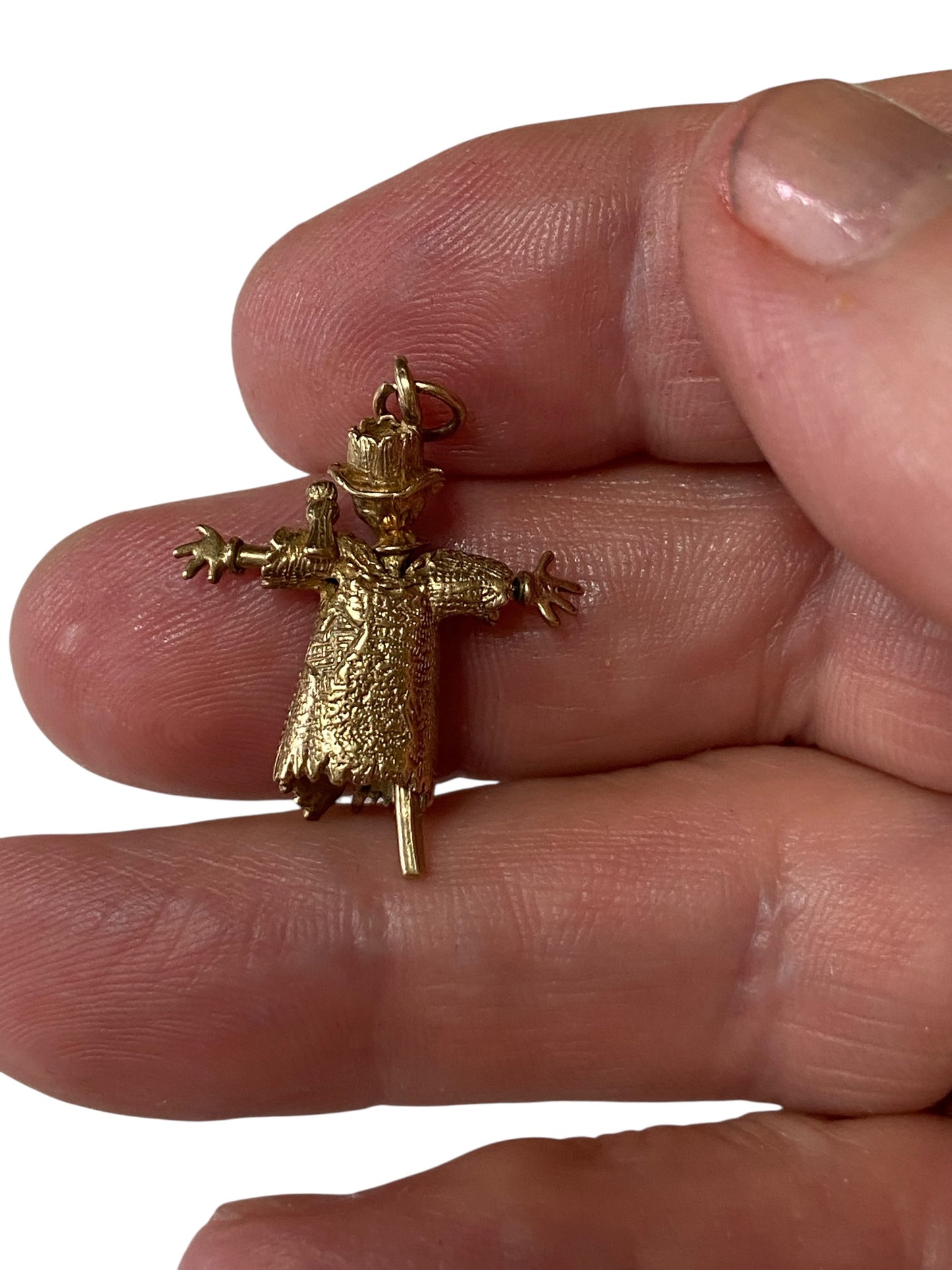 9ct vintage scarecrow charm, articulated