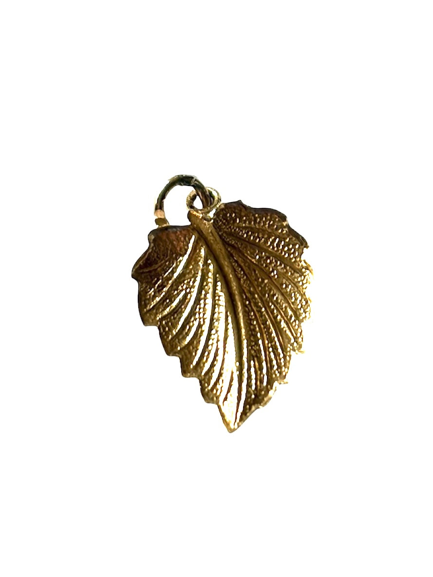9ct vintage leaf charm / pendant circa 1989. 0.49g