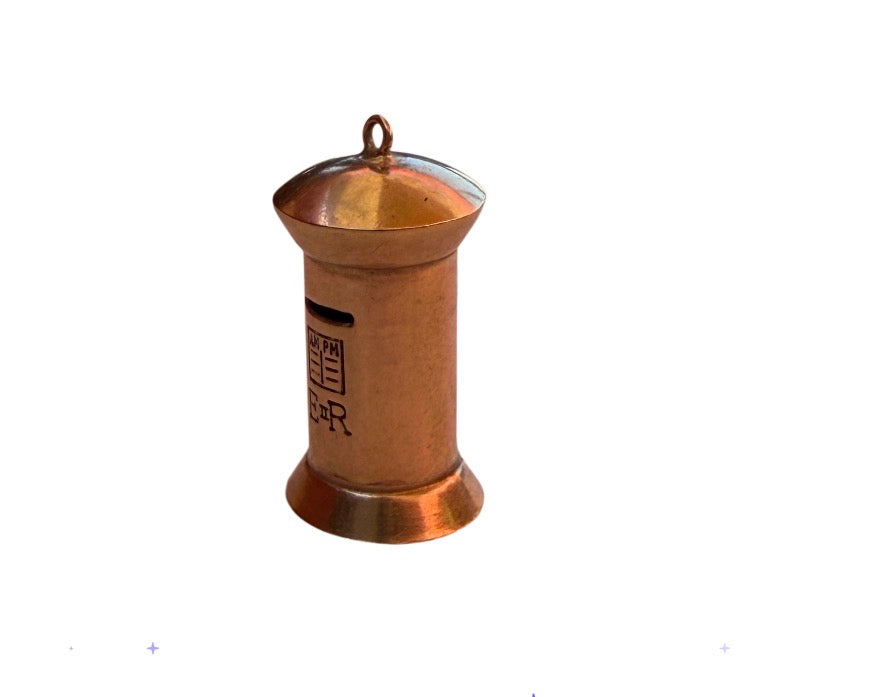 9ct vintage post box charm circa 1967, 1.68g