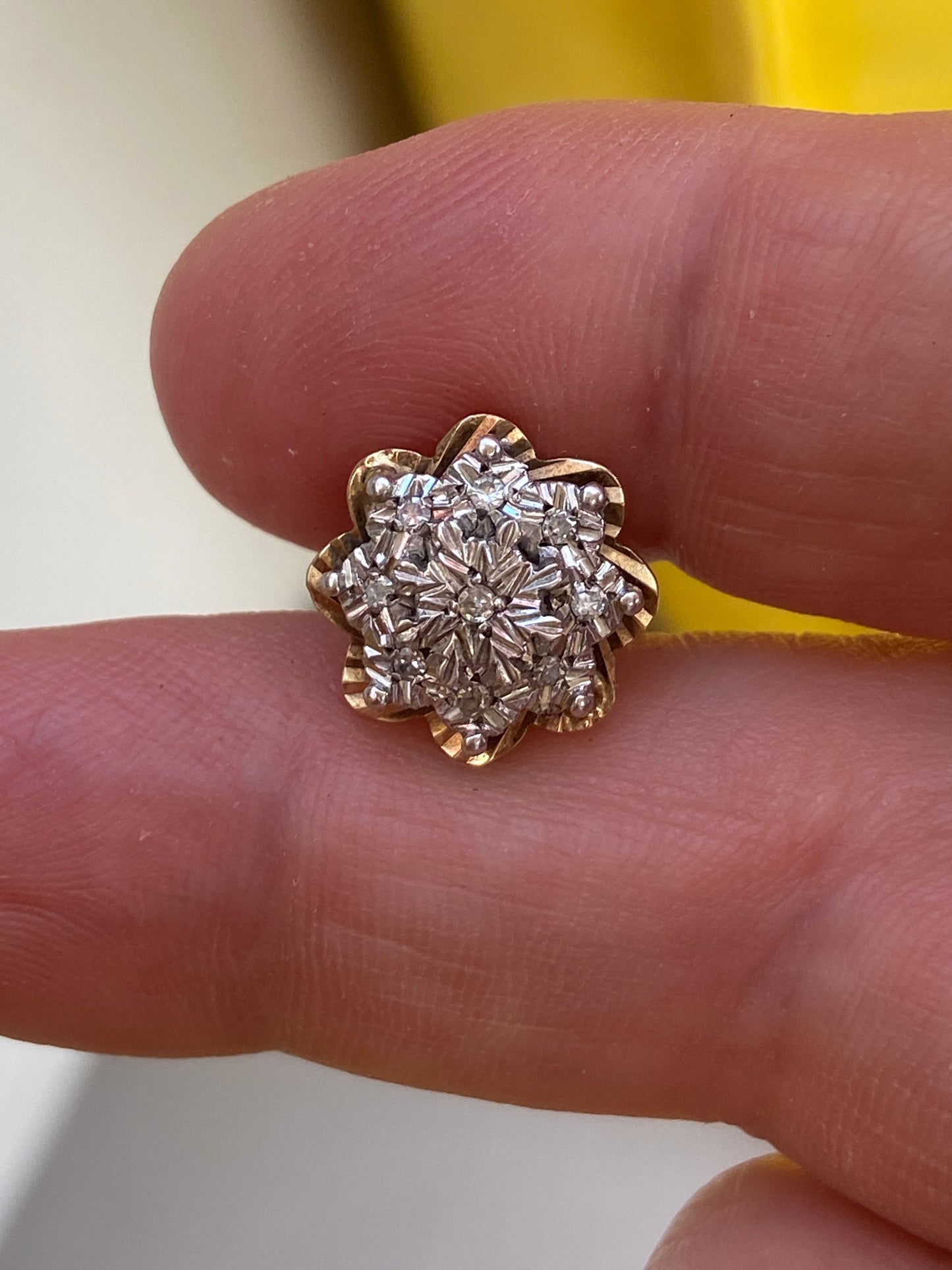 9ct preowned diamond snow flake design earrings