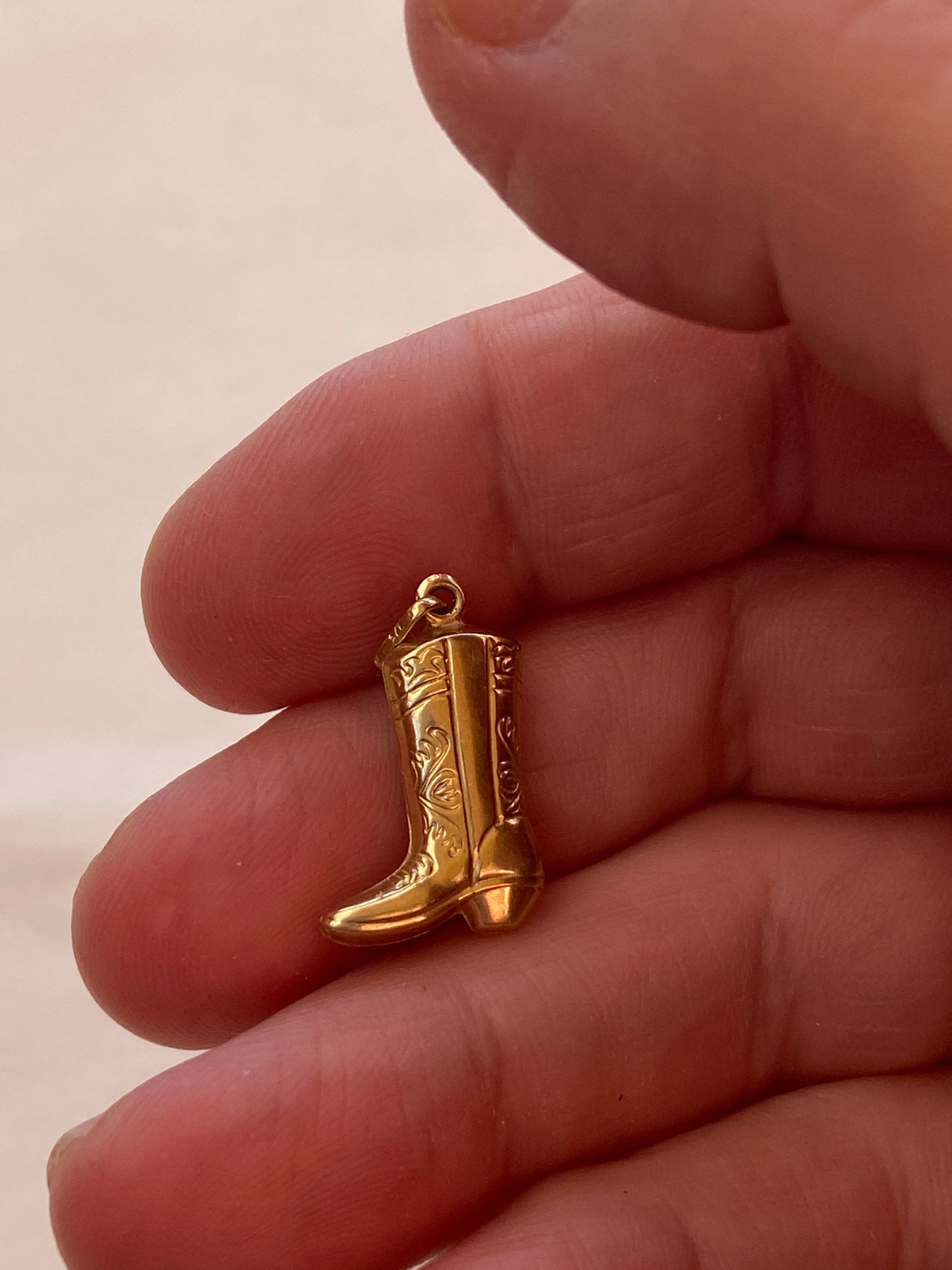 9ct vintage cowboy boot charm , 0.7g